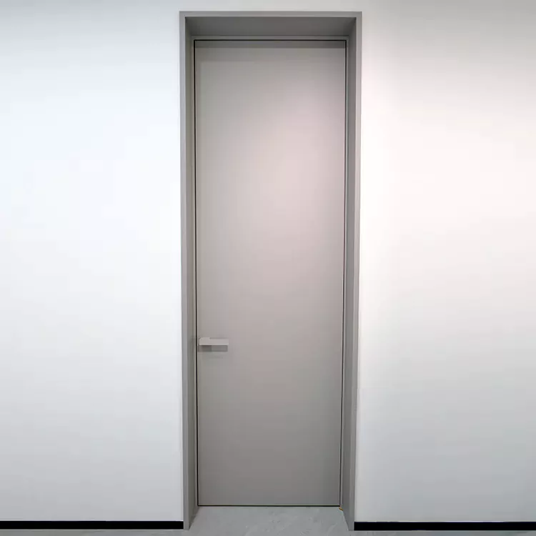 Minimalistisk indvendig svingdør